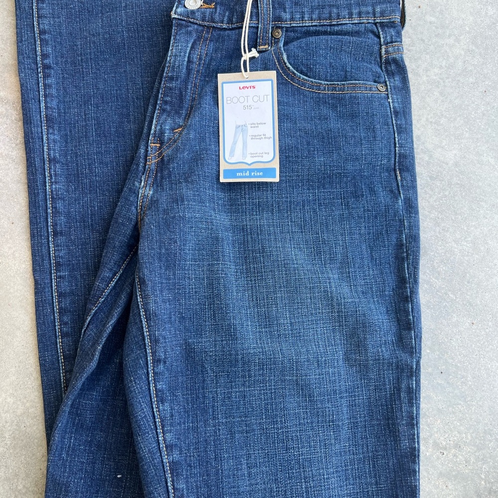New Women’s Levi's Midrise Dark Wash Bootcut Jeans